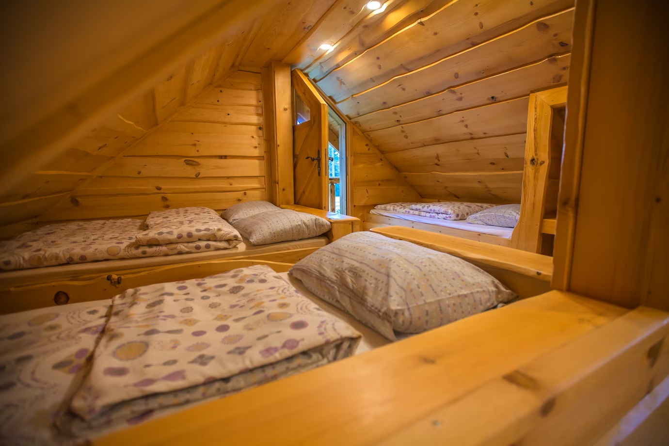 9-Tips-for-Choosing-the-Perfect-Cabins-in-South-Coast